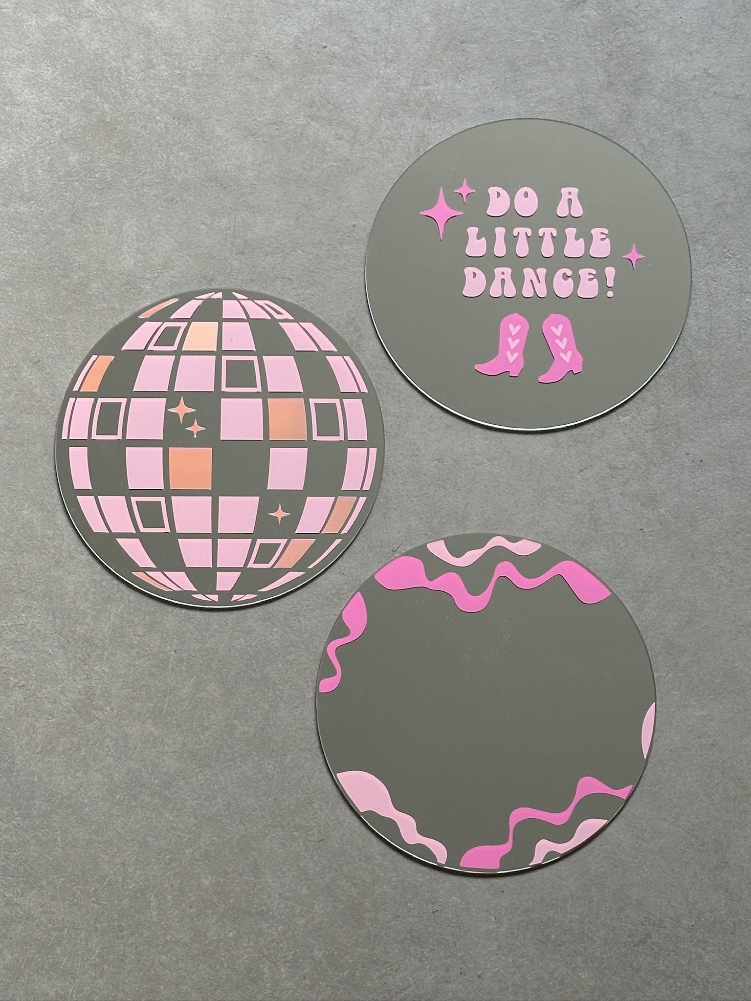 Mixed wave mirror pink