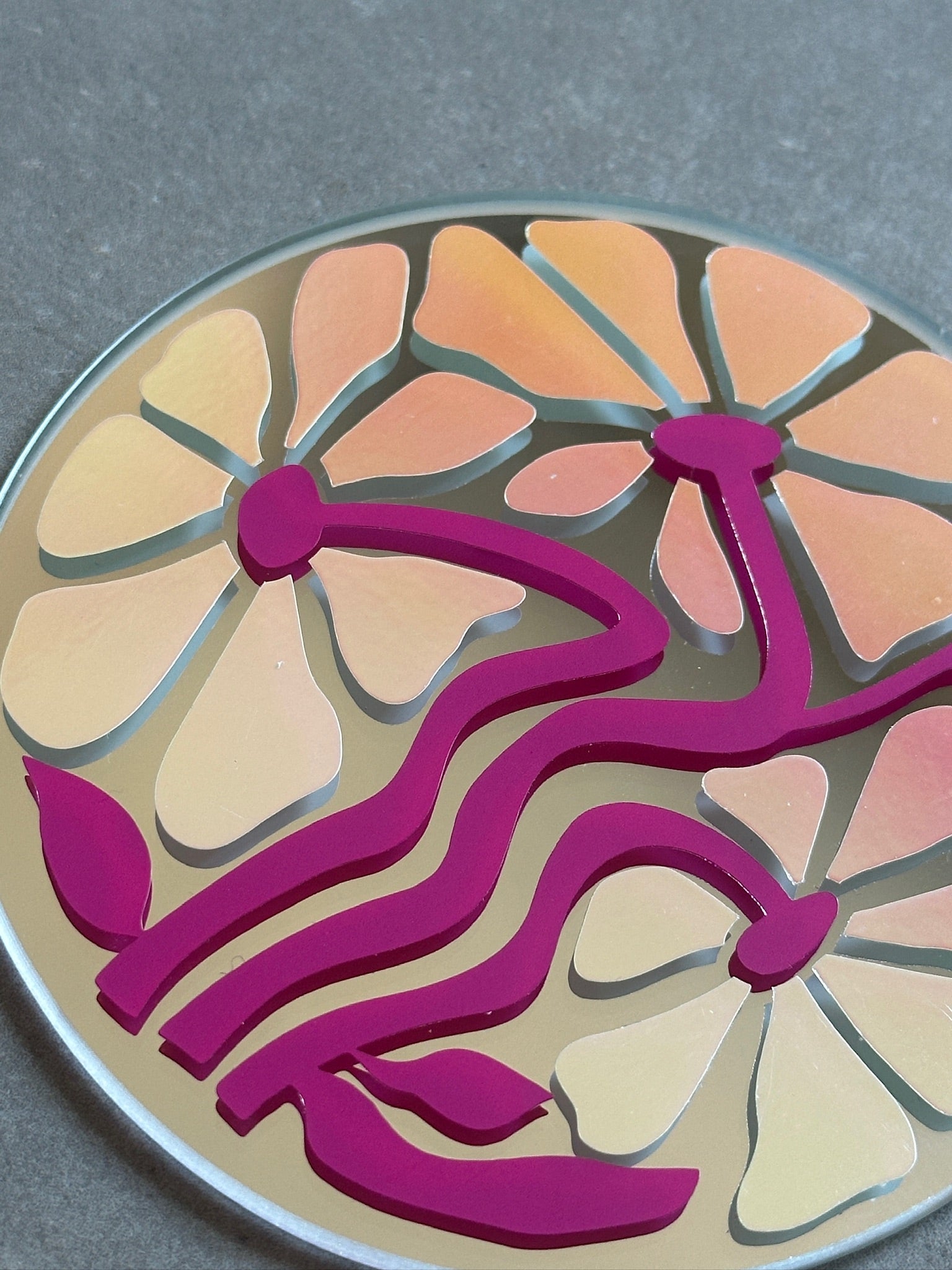 Flower mirror fuchsia