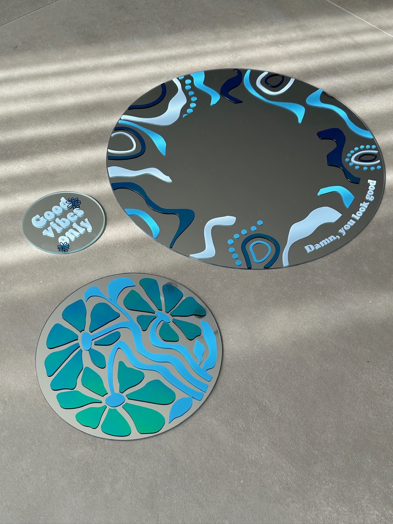 Flower mirror blue