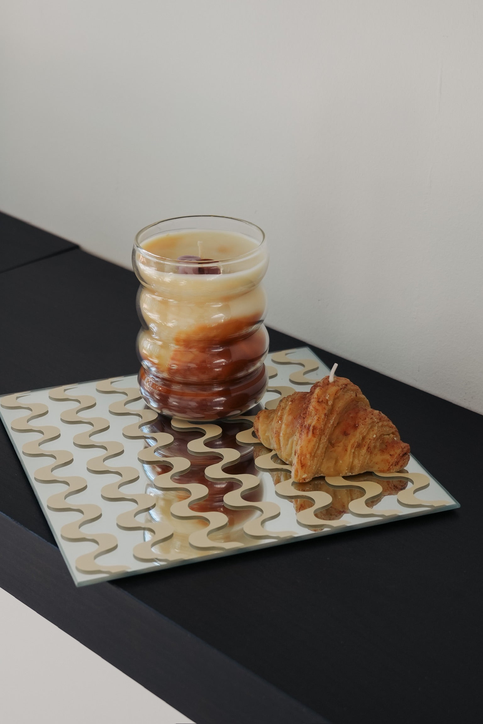 Mirror candle plate 'wave'
