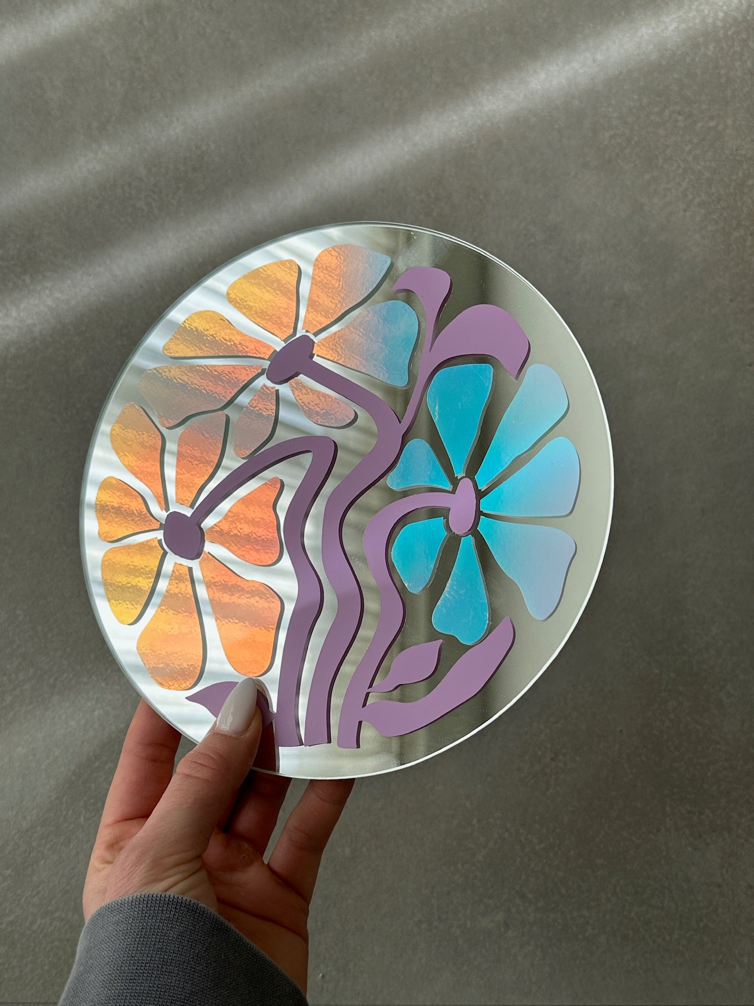 Flower mirror lila