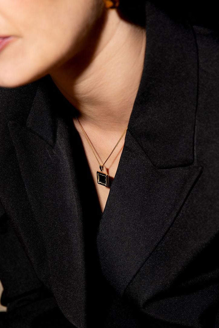 Unwind x Blemz gold necklace