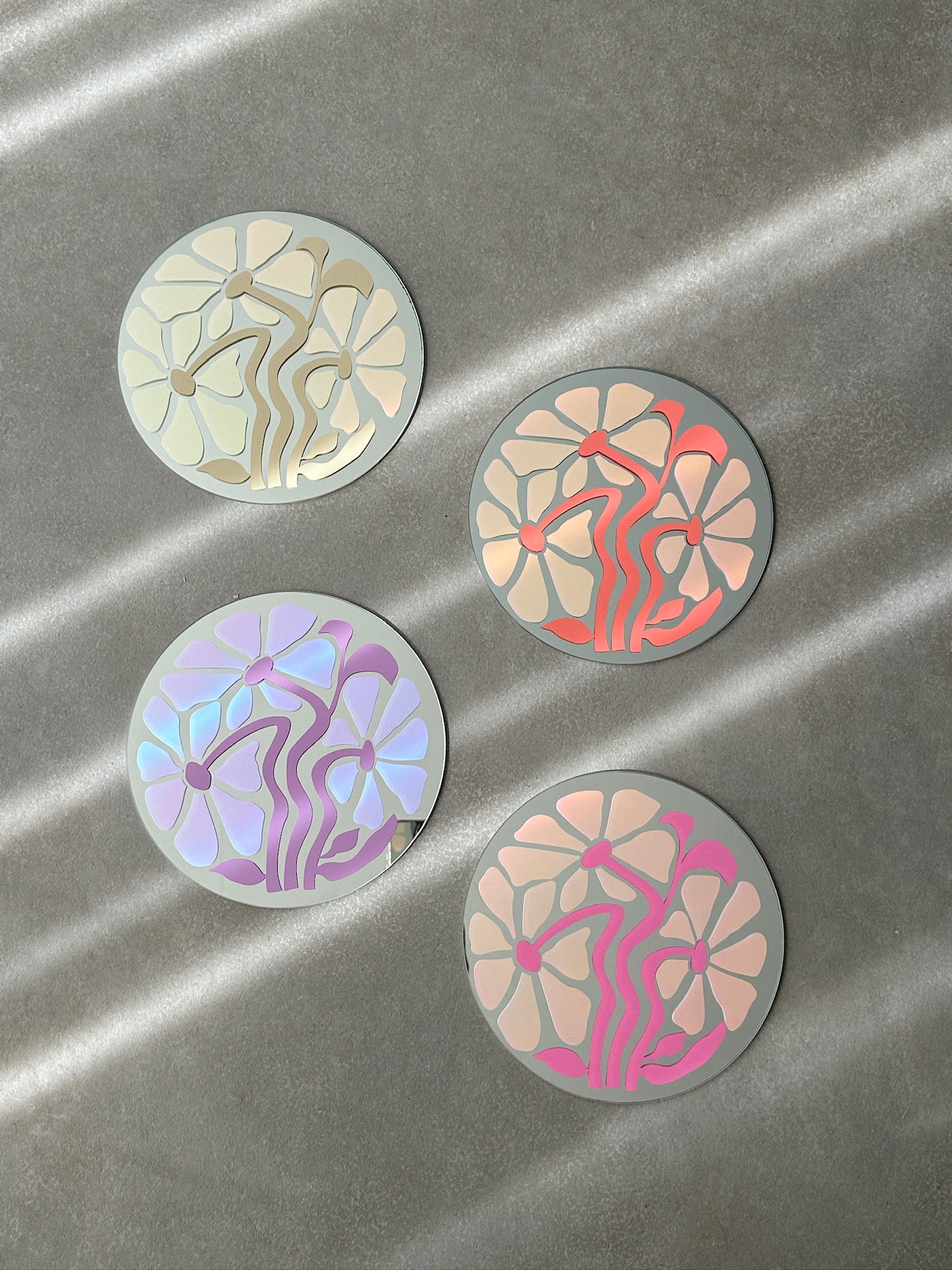 Flower mirror sand