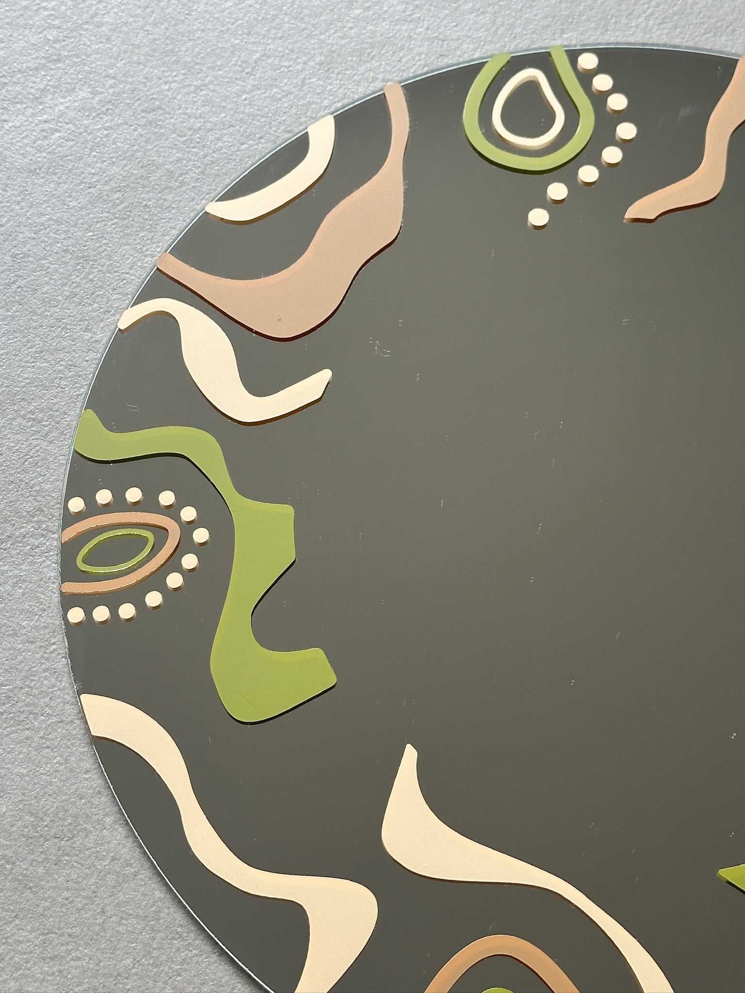 Crazy wave spiegel olive green sand