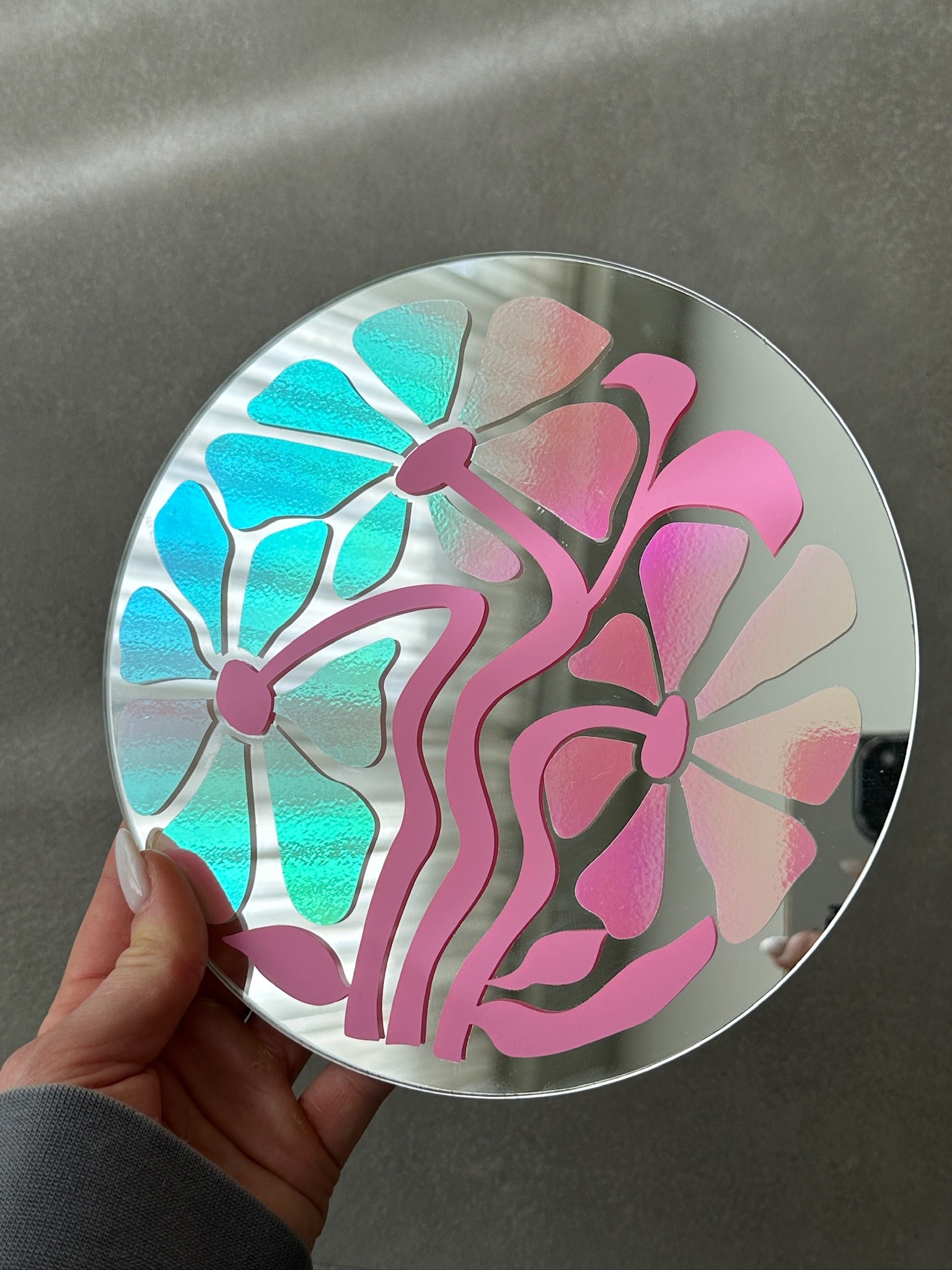 Flower mirror pink