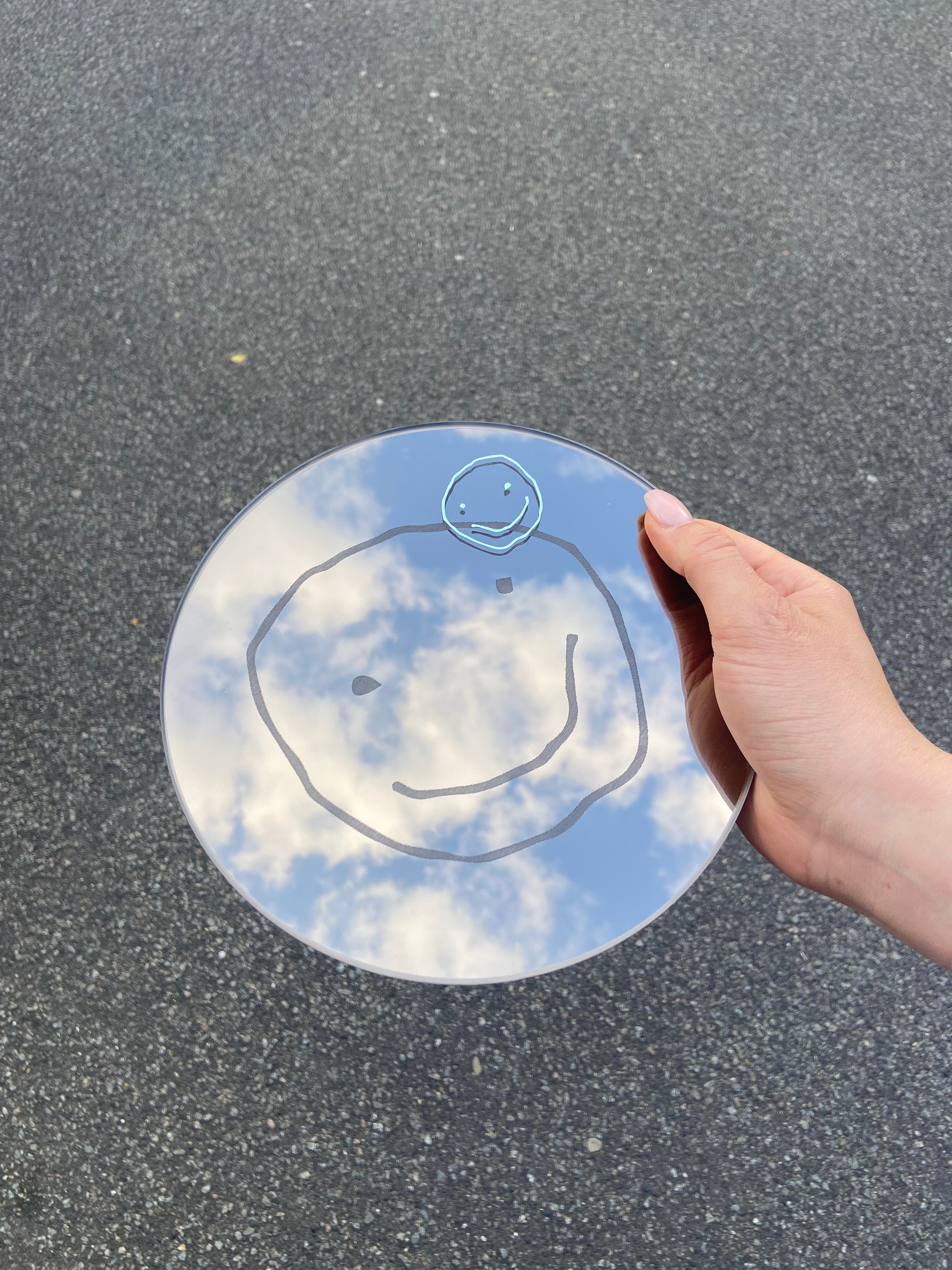 Smile holographic mirror