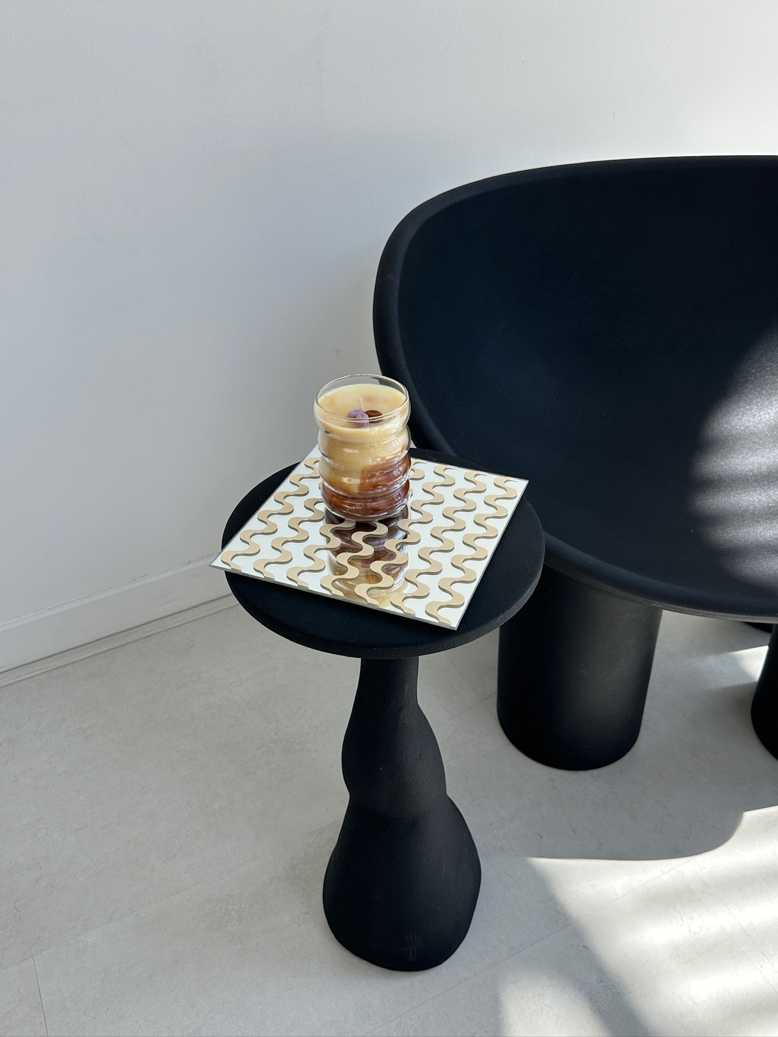 Mirror candle plate 'wave' + candle 'caramel cappuccino'