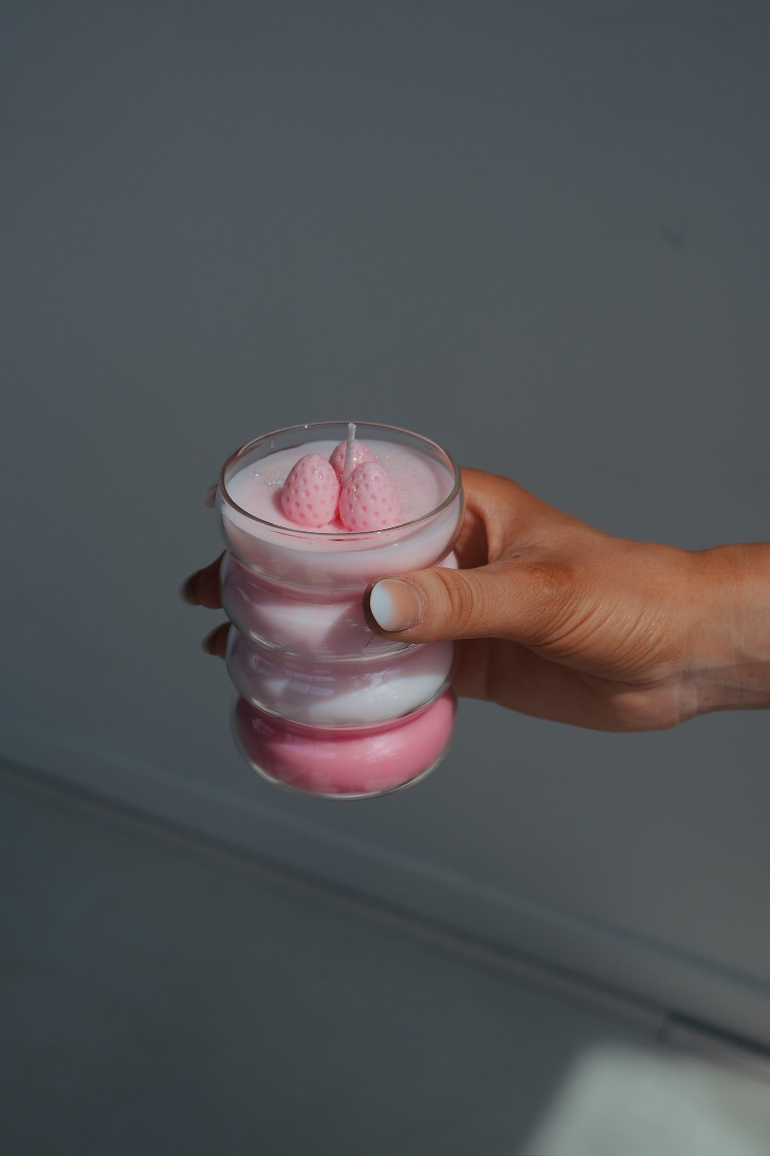Mirror candle plate 'wave' + candle 'strawberry milkshake'