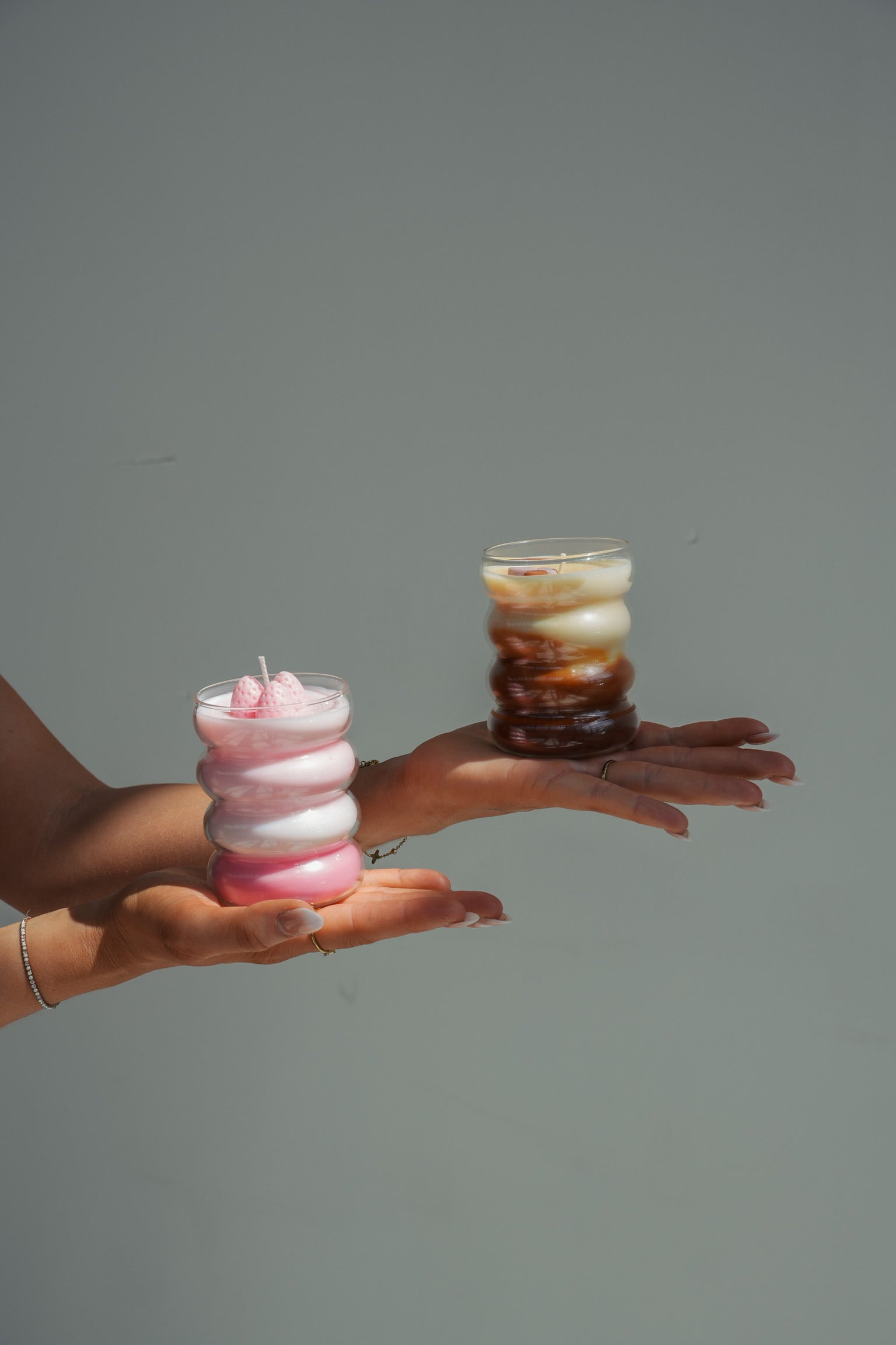 Mirror candle plate 'wave' + candle 'strawberry milkshake'