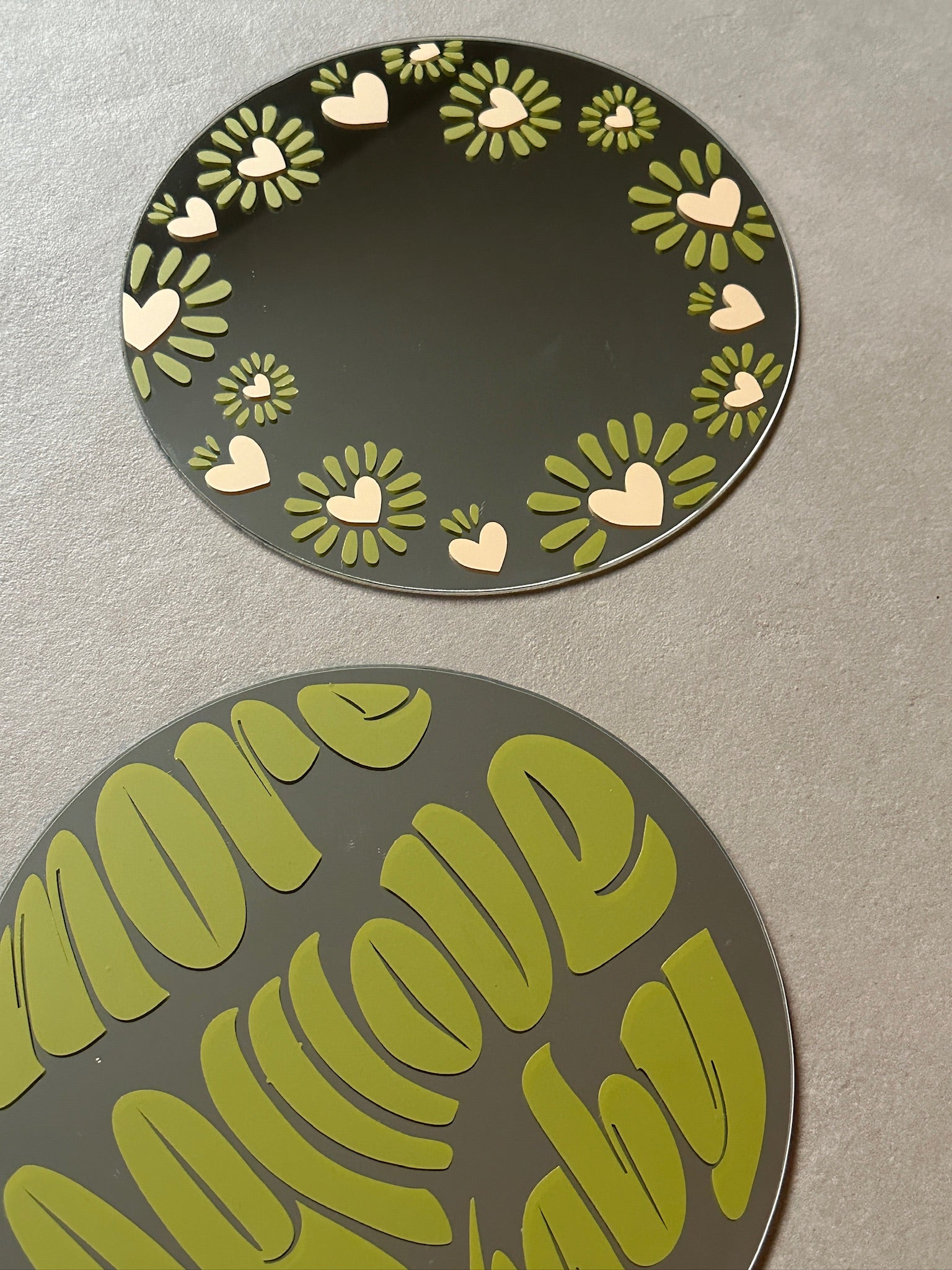 Sunheart mirror olive green sand