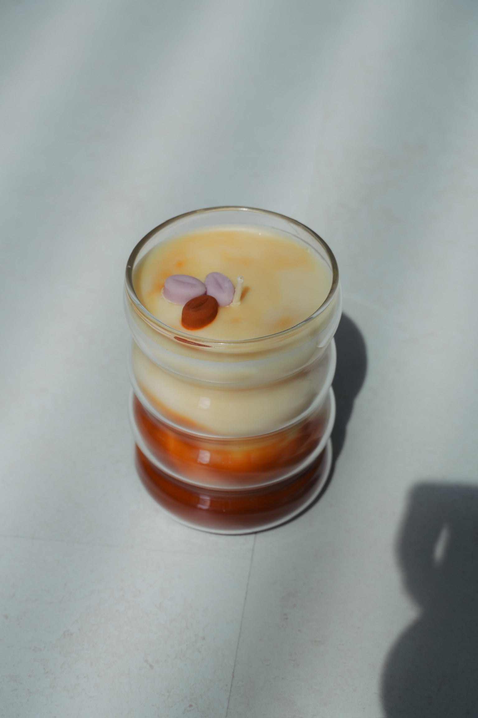 Mirror candle plate 'wave' + candle 'caramel cappuccino'