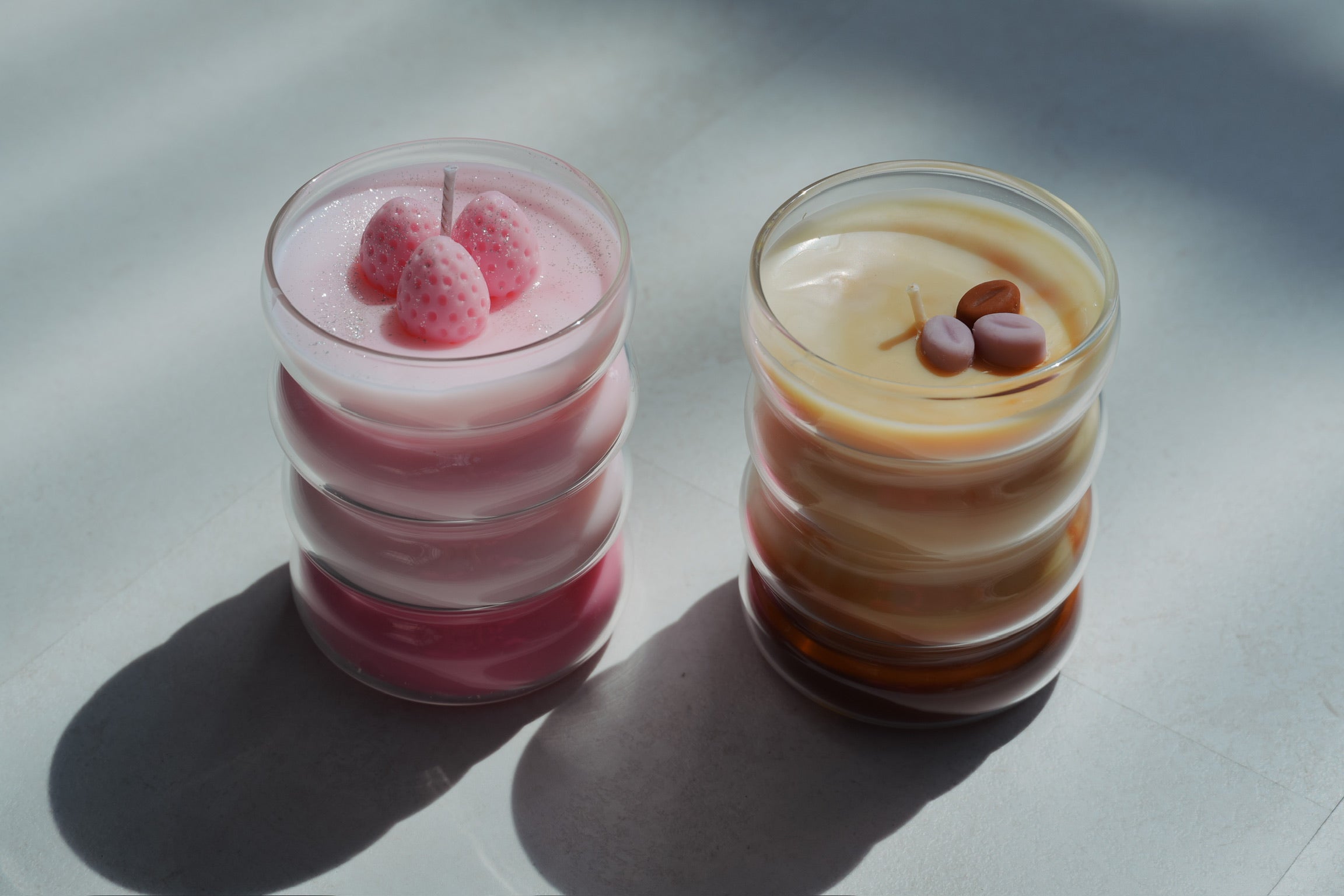 Mirror candle plate 'wave' + candle 'strawberry milkshake'