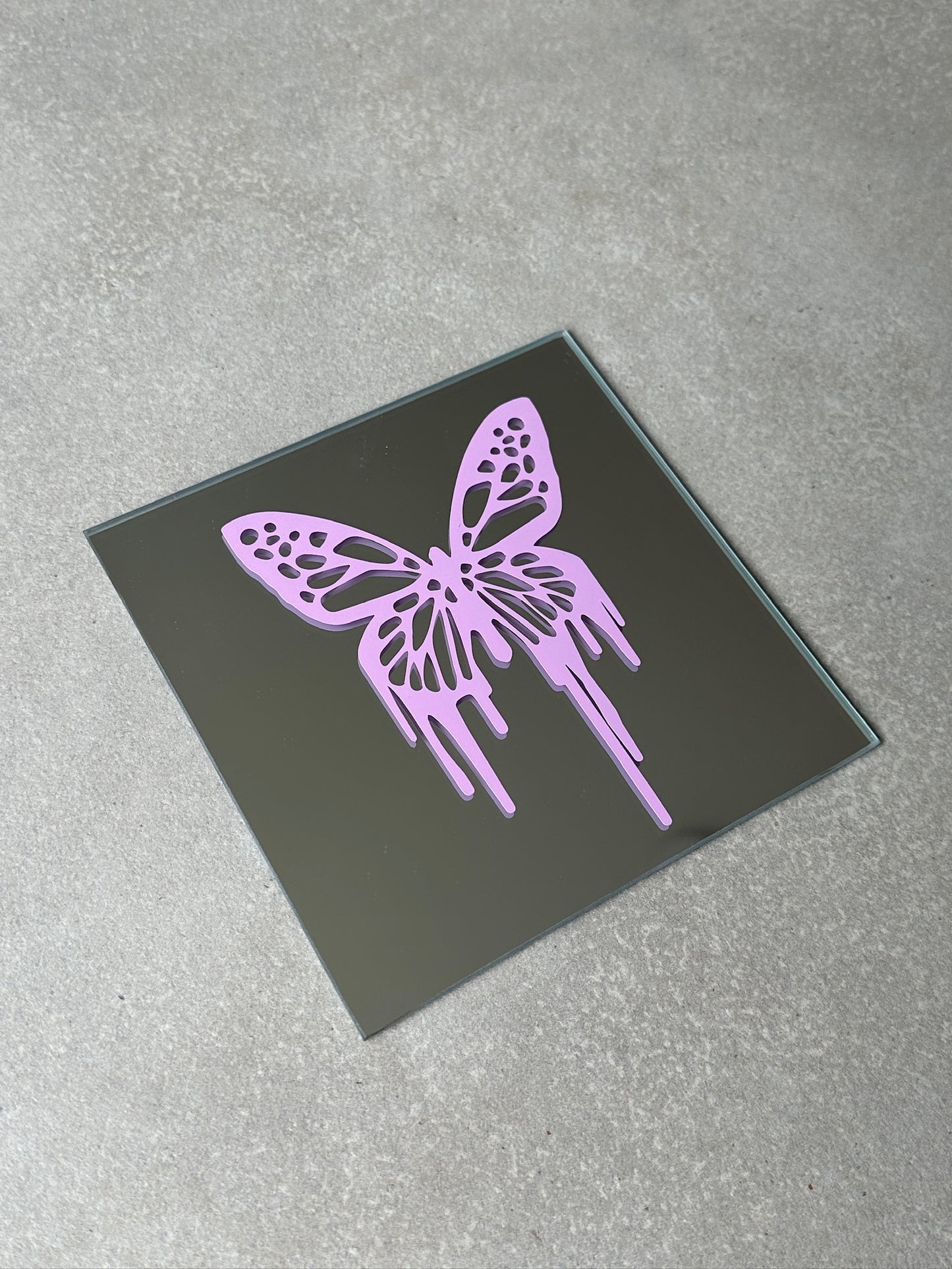 Butterfly mirror lila