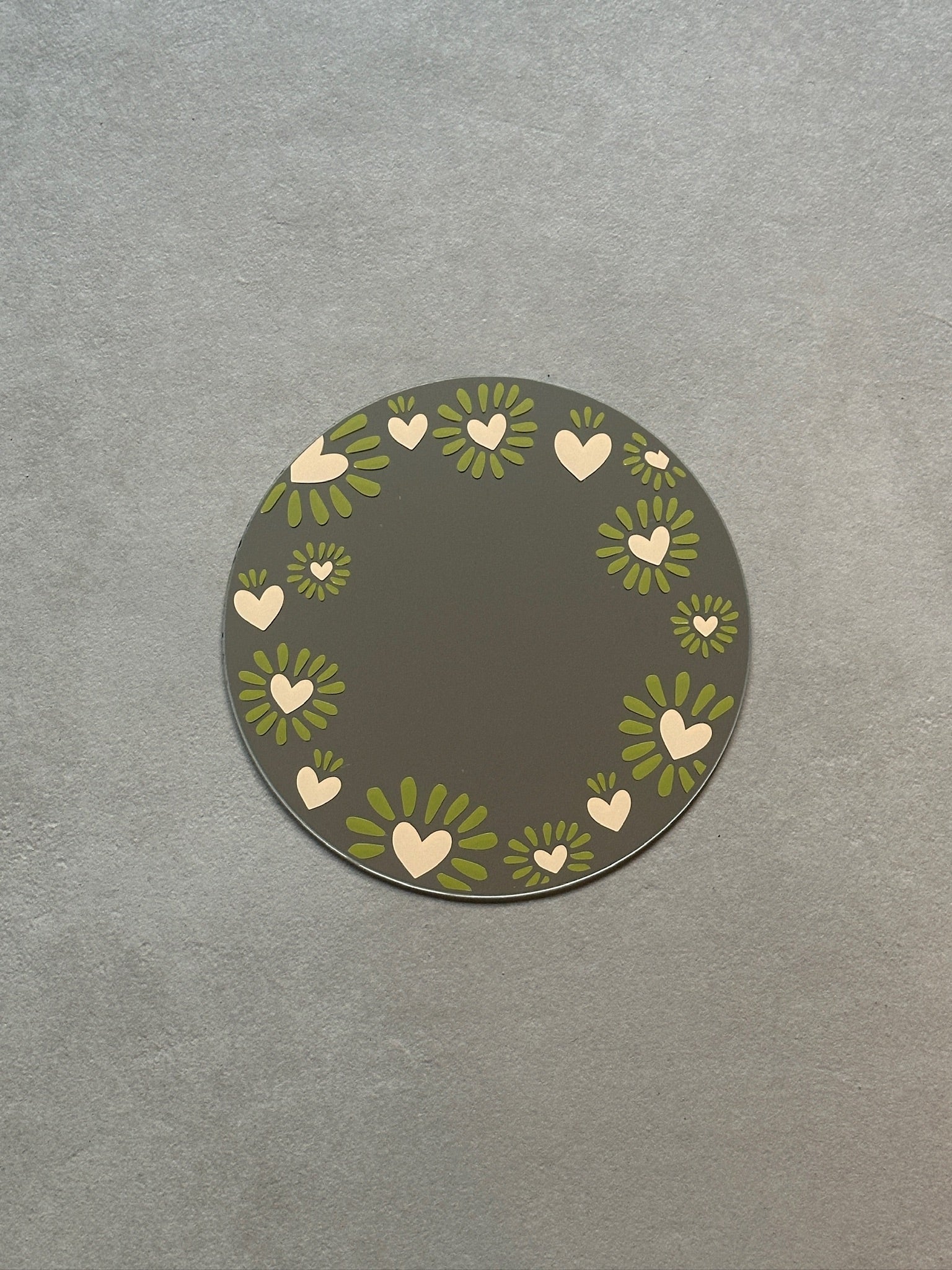 Sunheart spiegel in de kleur olive green en sand